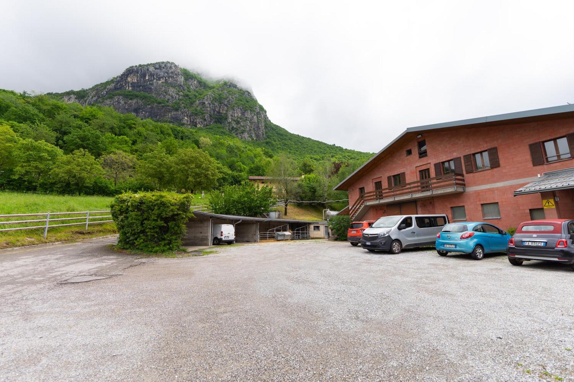 Agriturismo Deviscio Lecco Exterior photo